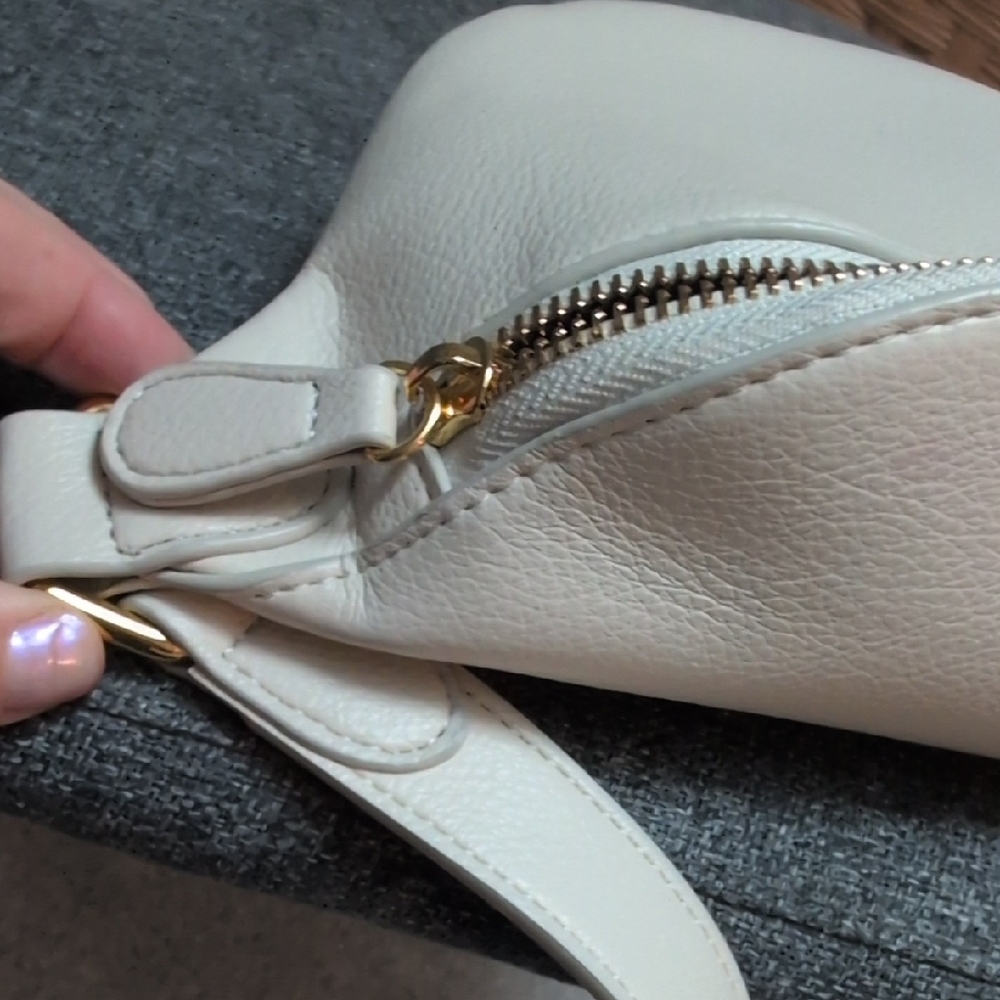 White Leather Crossbody Belt Bag - Minimal Everyday Style - Picture 4 of 5